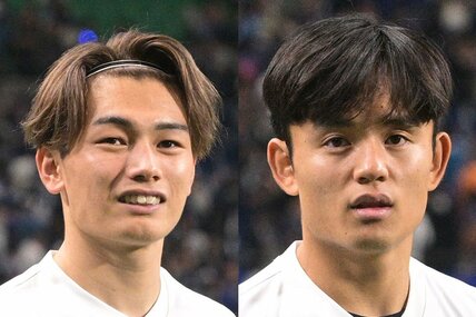 上田綺世(左)と久保建英